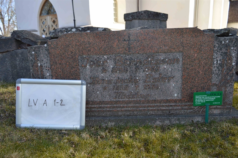 Grave number: LV A     1, 2