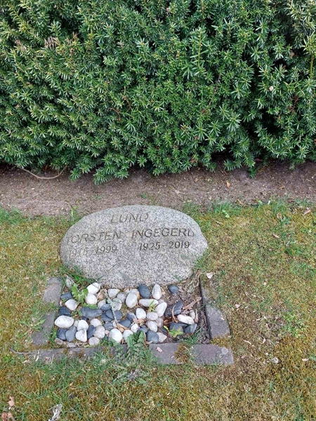 Grave number: HÖ 10   31
