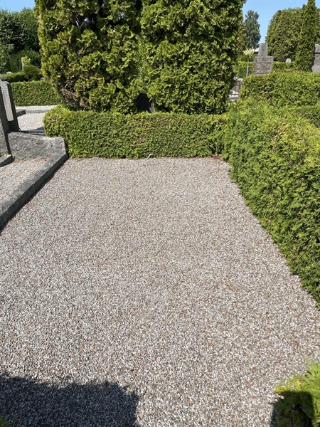 Grave number: NK IV   131