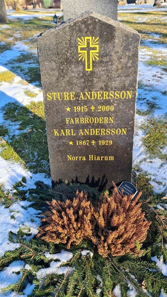 Grave number: M G 05 61
