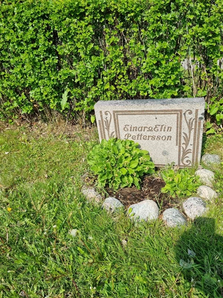 Grave number: 2 11 96