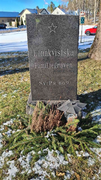 Grave number: M G 03 22-25