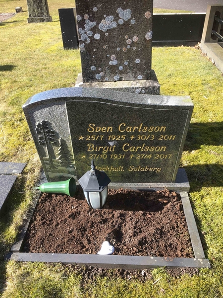 Grave number: 1 G 47, 48, 49