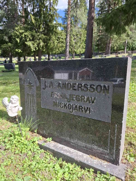 Grave number: 001 2   583