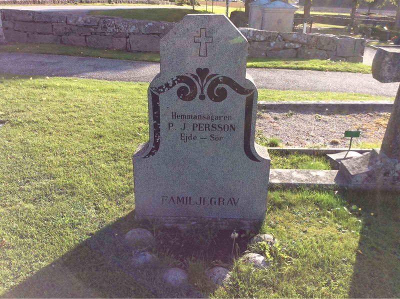 Grave number: KG 05    16, 17