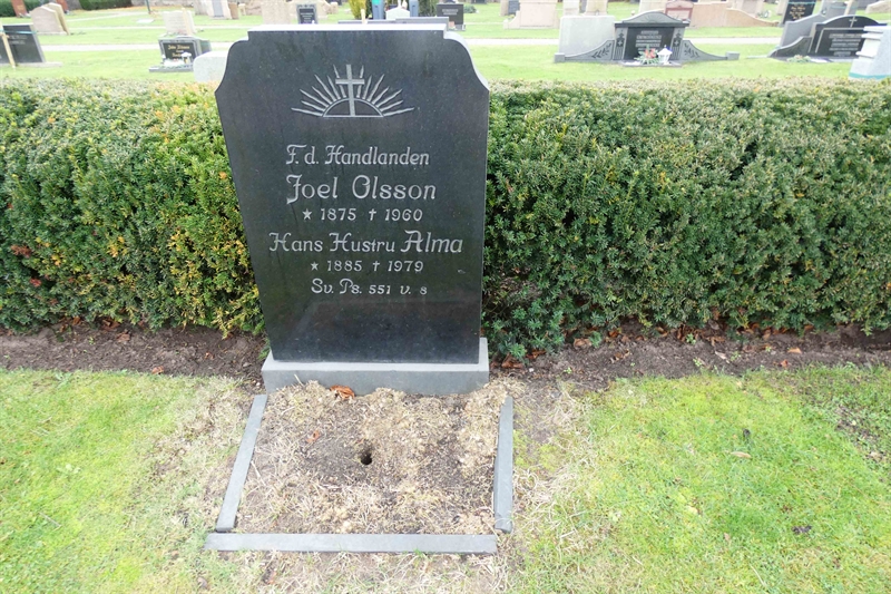 Grave number: TR 3   129