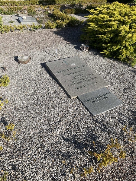 Grave number: NK E 60-61