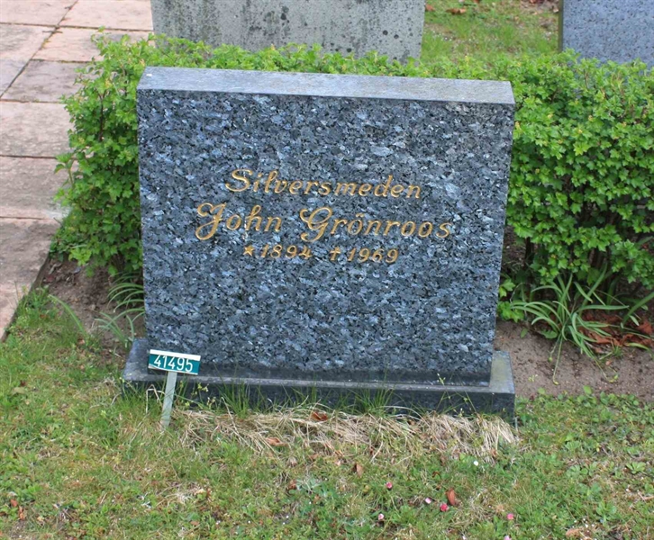 Grave number: Ö U06    13