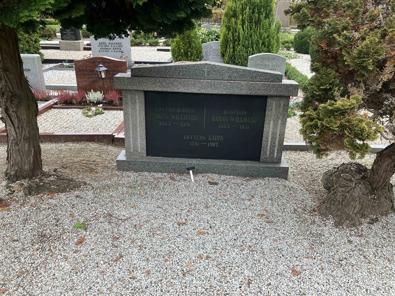 Grave number: VE D   233, 234, 235