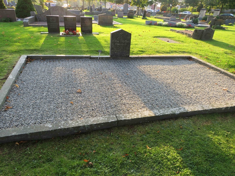Grave number: 1 06   42