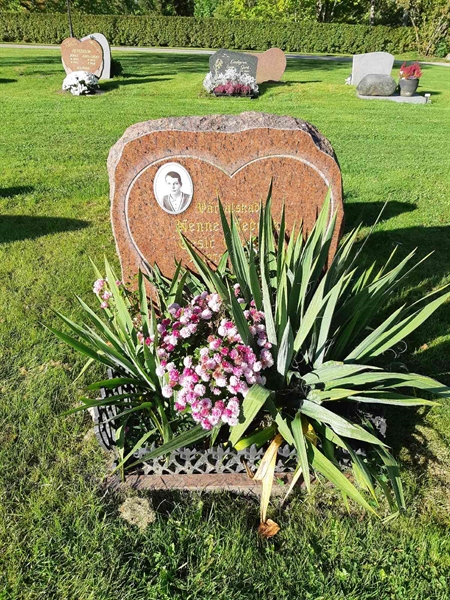 Grave number: Fr 8   187-189