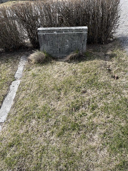 Grave number: 3 B    13