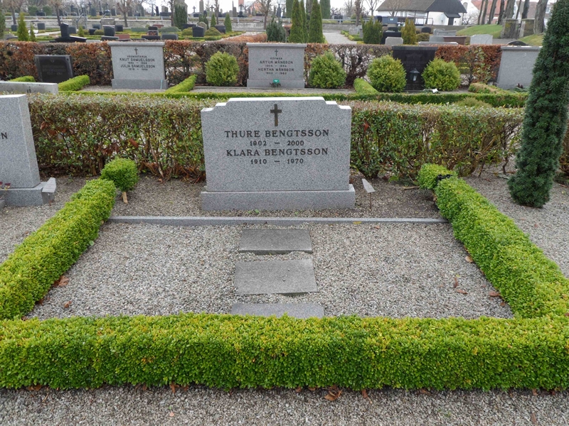 Grave number: ÖTN NVK2    71, 72