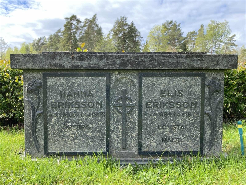 Grave number: 1 04 135, 136