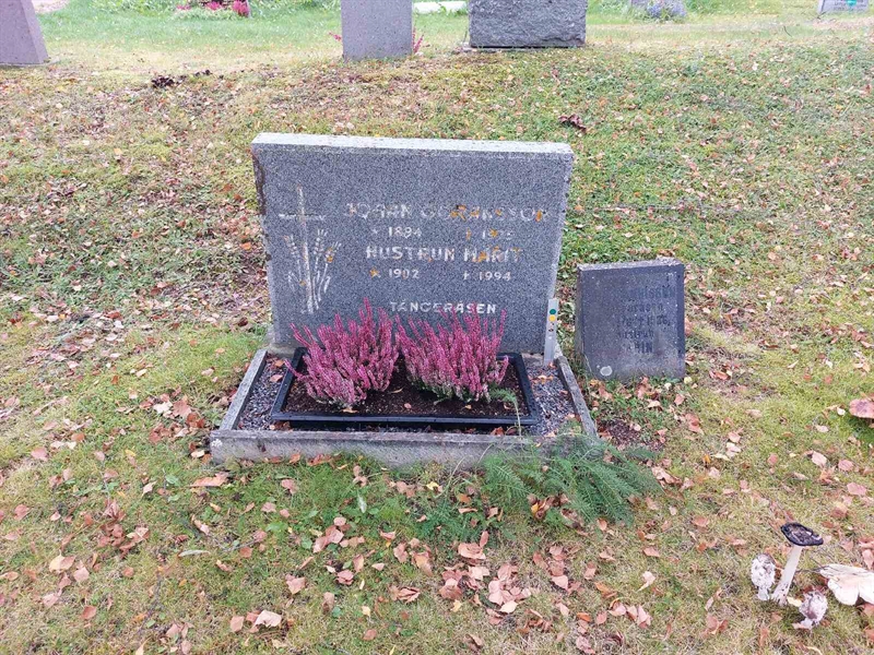 Grave number: NY H   183, 184