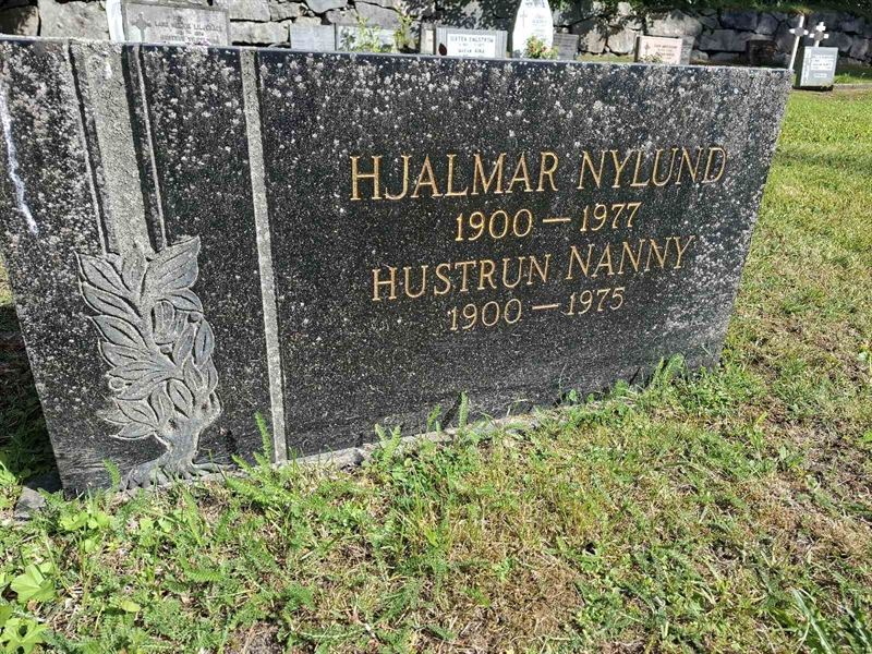 Grave number: 001 2   911