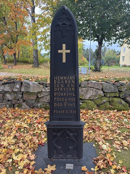 Grave number: 4 1A    23-24