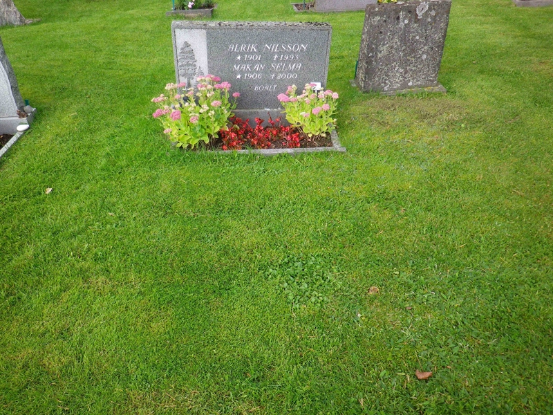 Grave number: VI B    91, 92