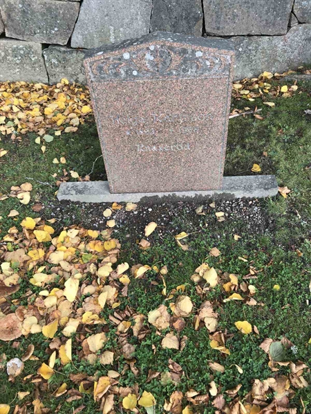 Grave number: K1 12    17
