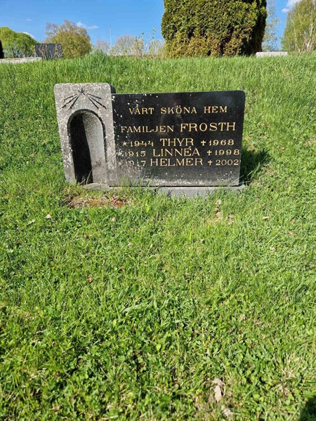 Grave number: 501 22 4723-4725