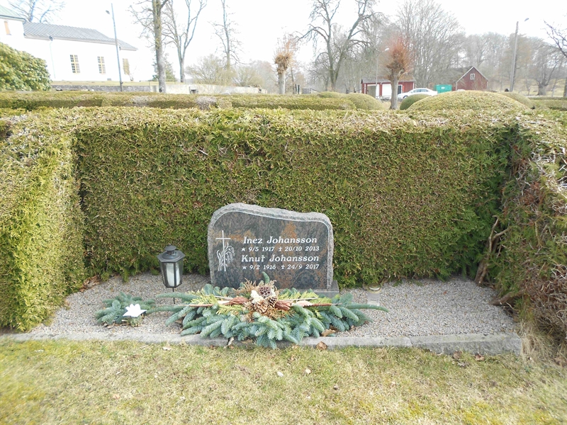Grave number: V 13    23