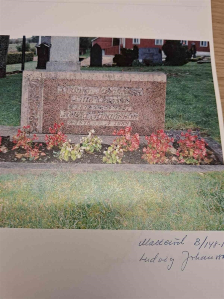 Gravnummer: 40 B   148-149