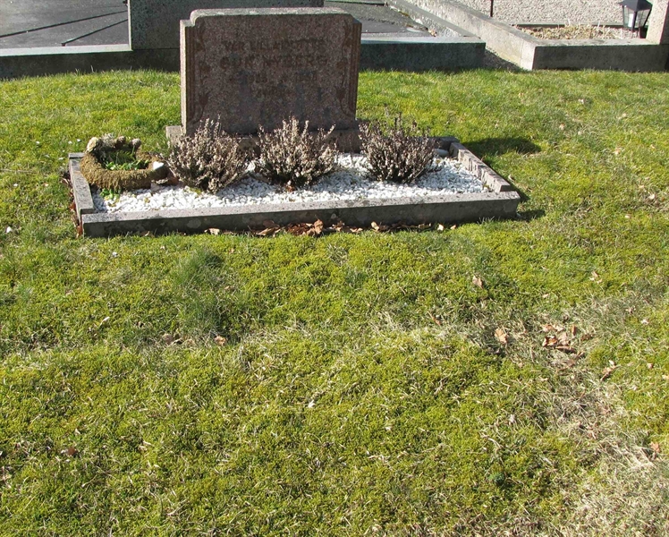 Grave number: HJ  1423, 1424