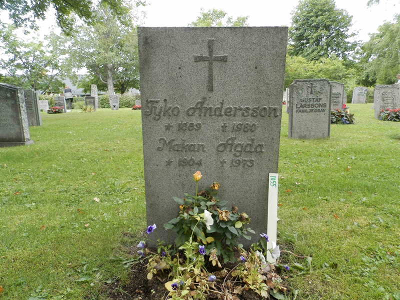 Grave number: 1 1  1055