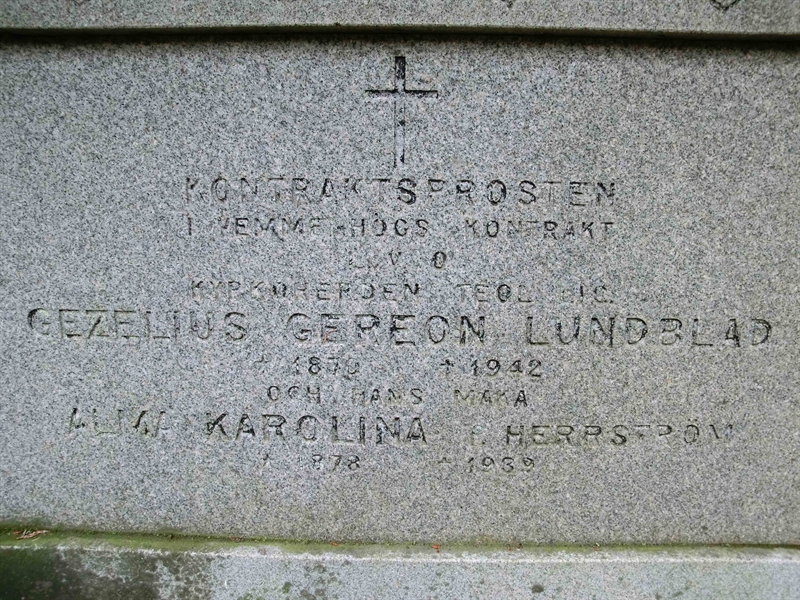 Grave number: KÄ F 108-111