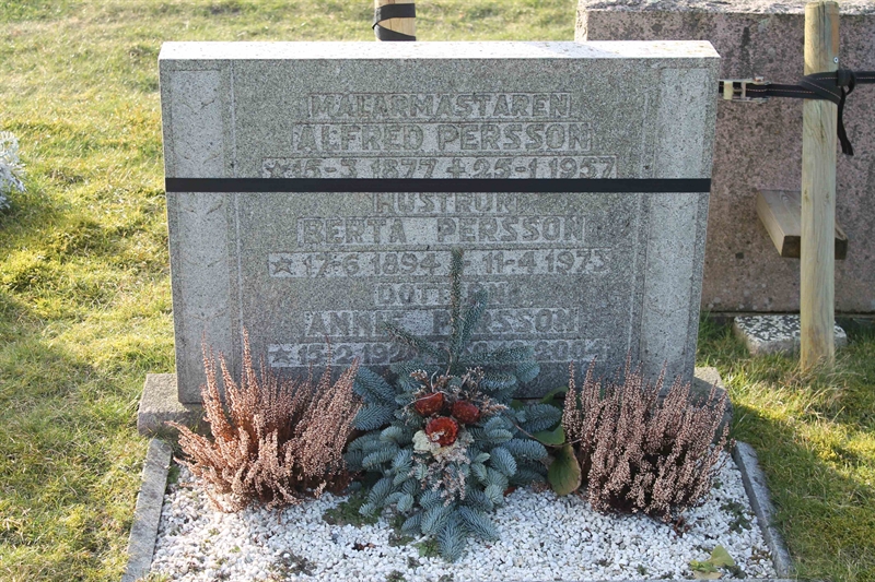 Grave number: ÖKK 5    90, 91, 92