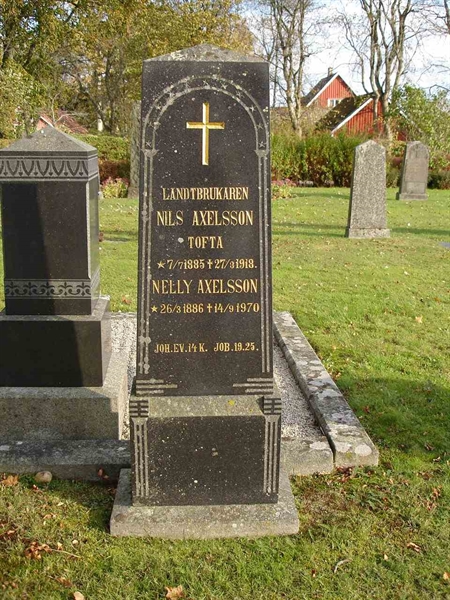 Grave number: FN T    17, 18