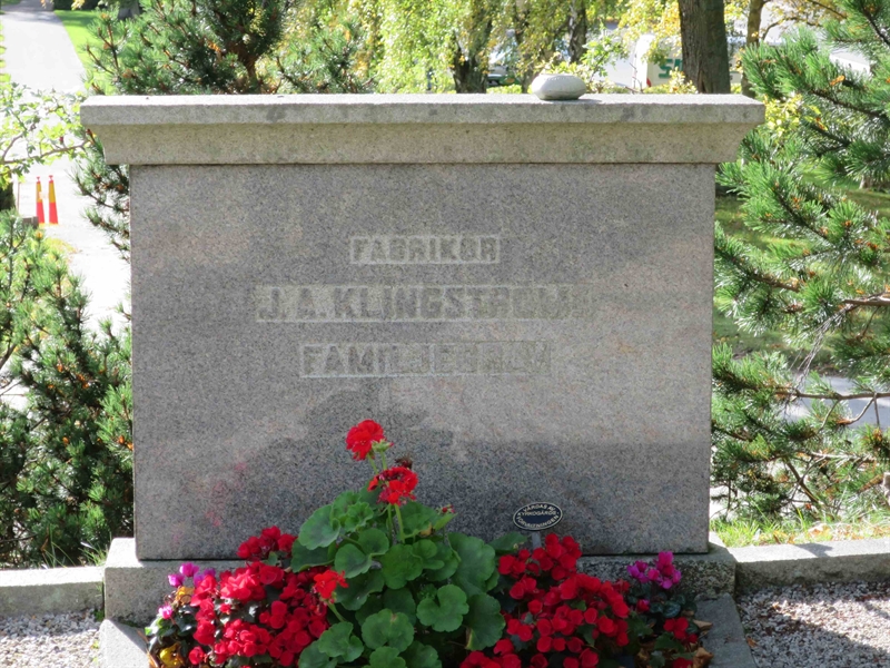 Grave number: HÖB GL.R    98