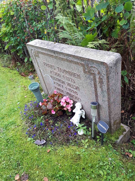 Hautatunnus: NK F B   105