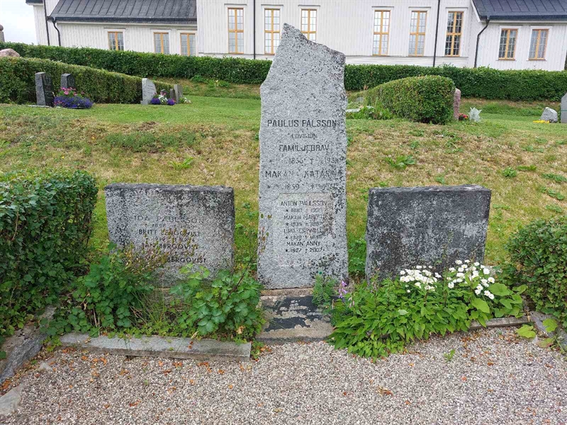 Grave number: FÖ 2    11