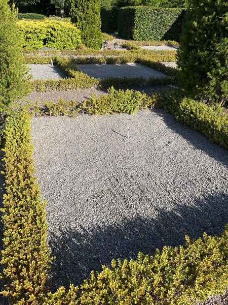 Grave number: NK E 34-35
