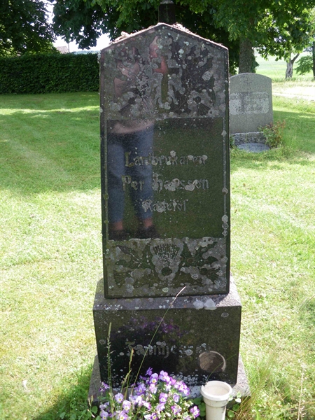 Grave number: SK 1   104