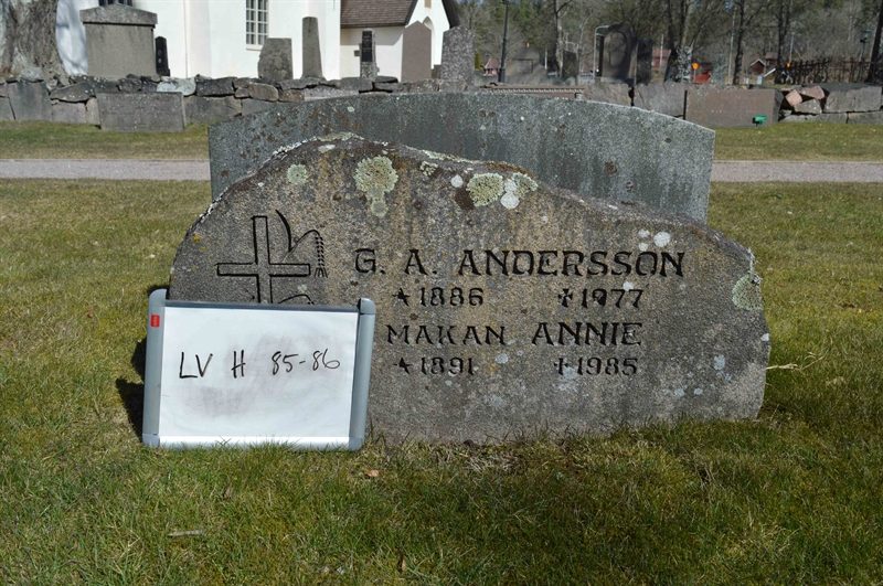 Grave number: LV H    85, 86