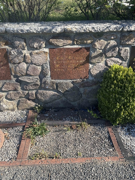 Grave number: DE U    45