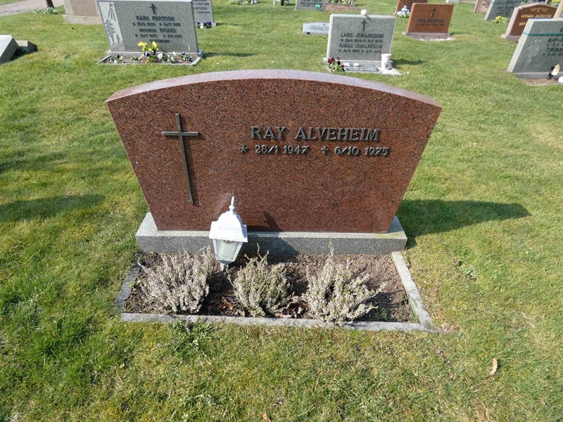 Grave number: EL 2   402