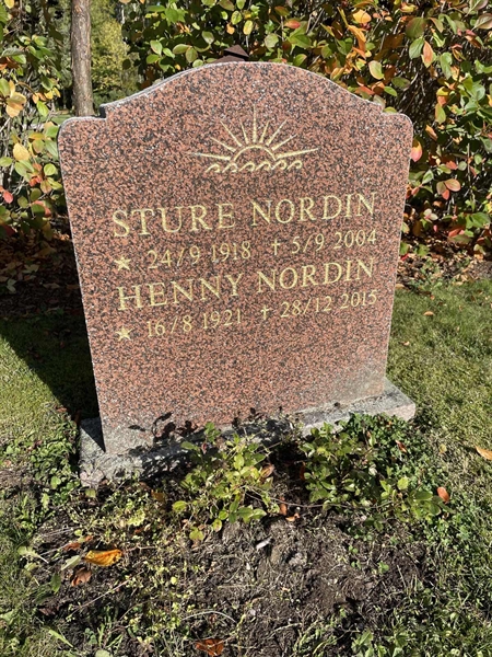 Grave number: 1 E1    83-84