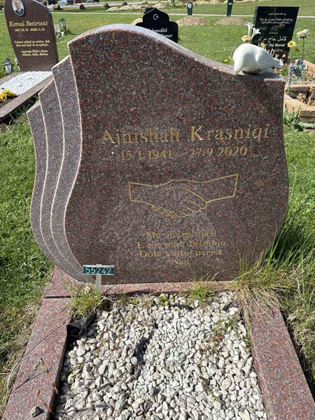 Grave number: R 05M 242