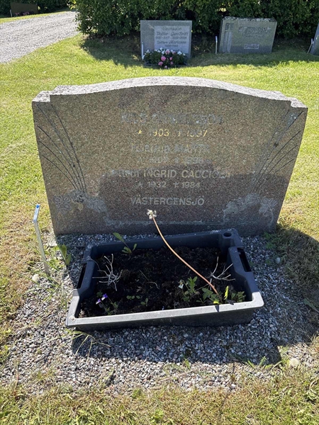 Grave number: 4 G GH    98-100