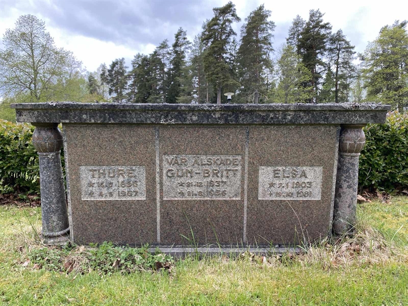 Hautatunnus: 1 04    242, 243, 244