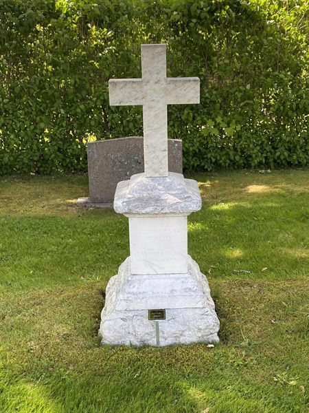 Grave number: 3 Ga 03    61-62
