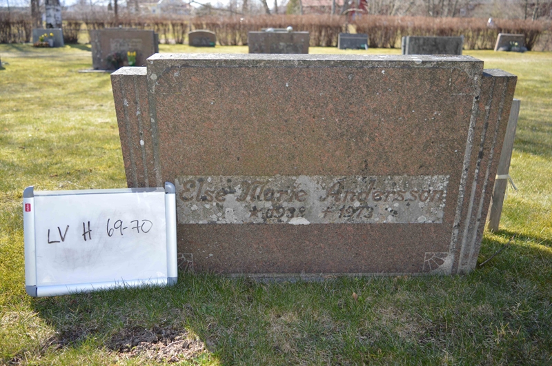 Grave number: LV H    69, 70