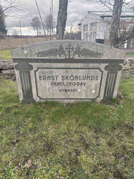 Grave number: E E 9