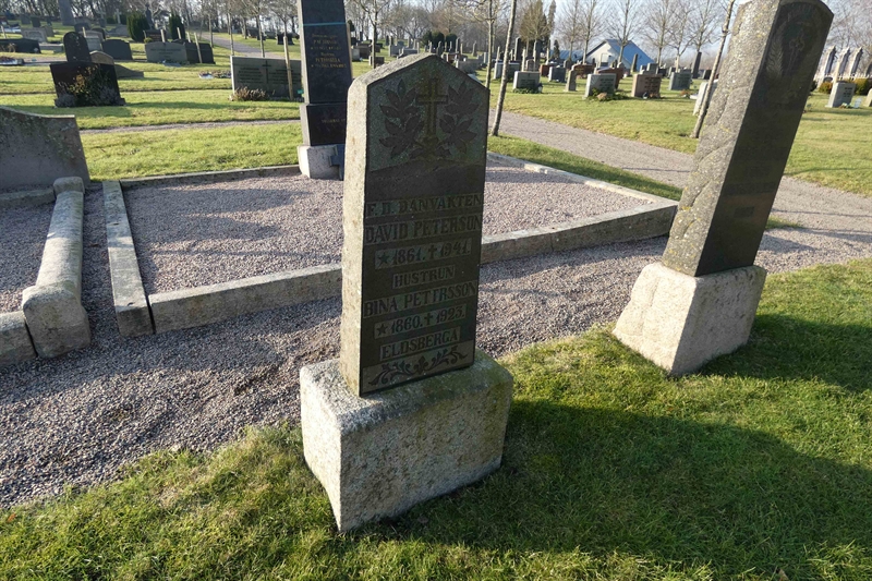 Grave number: EL 1    66