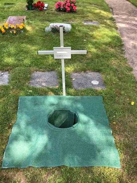 Grave number: 01 23   139