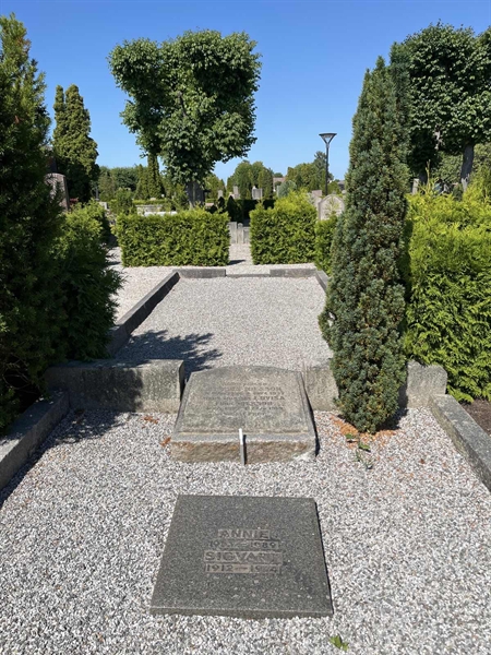 Grave number: NK V    54