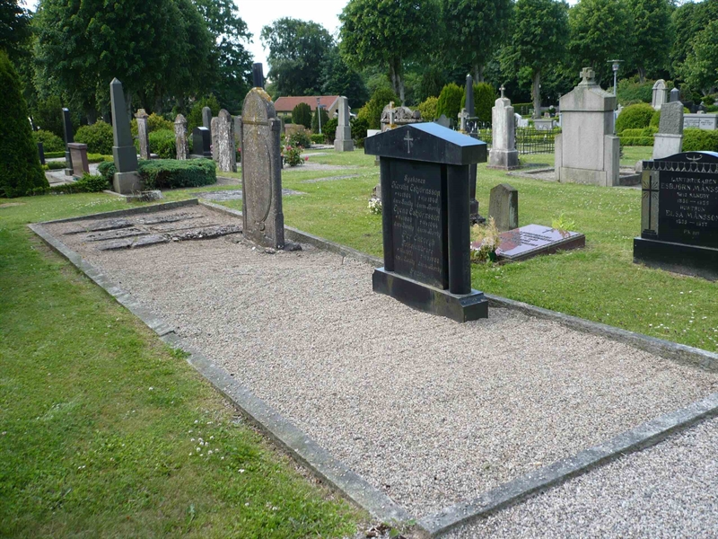 Grave number: 1 5    24